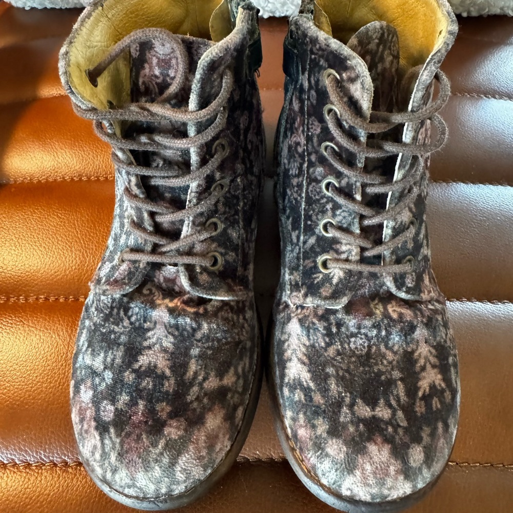 Young Soles Floral Velvet Leather Lined Combat Boots 31 US Youth‎ 13.5 Boho - Picture 4 of 13